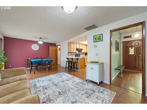 6952 C St, Springfield, OR 97478 photo 11