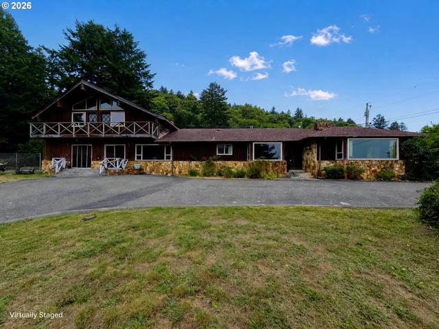 16005 Carson Ln, Brookings, OR 97415