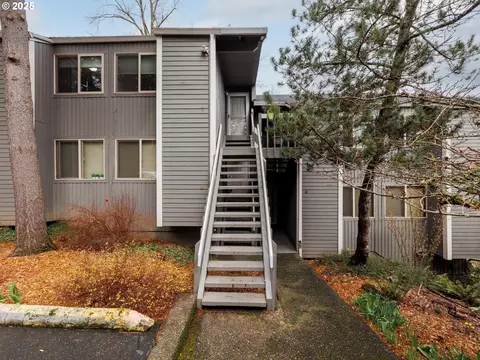 44 Eagle Crest Dr #7, Lake Oswego, OR 97035