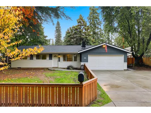 9816 NE 58th St, Vancouver, WA 98662