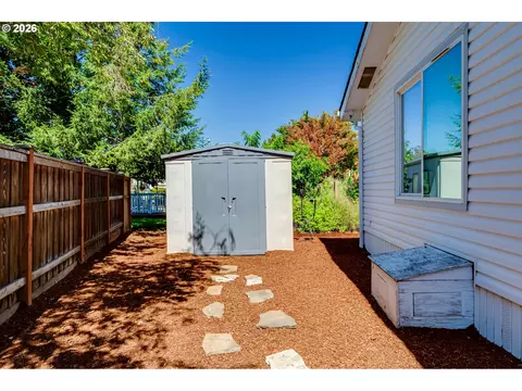 Exterior - 1816 Fountain Ct, Eugene, OR 97402 photo 10 of 10