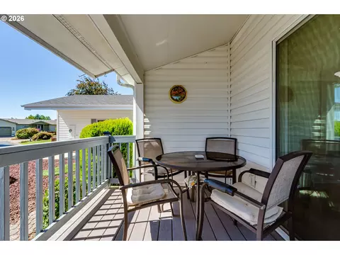 Exterior - 1816 Fountain Ct, Eugene, OR 97402 photo 6 of 10