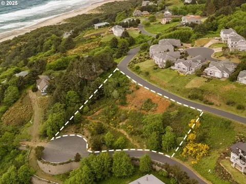 8285 Vl Sahhali Dr, Neskowin, OR 97149