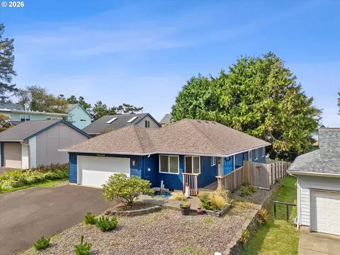 2709 NW Mast Ave, Lincoln City, OR 97367
