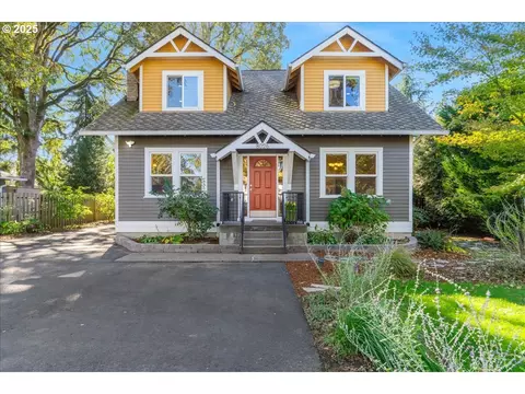 8026 SW Pine St, Portland, OR 97223