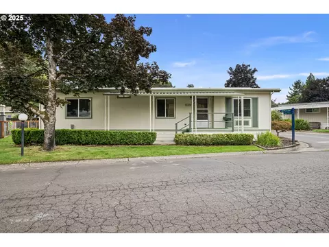 1475 Green Acres Rd #139, Eugene, OR 97408