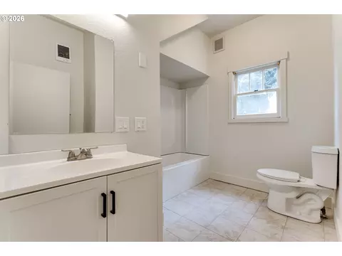 Bath - 3335 River Rd, Eugene, OR 97404 photo 4 of 6