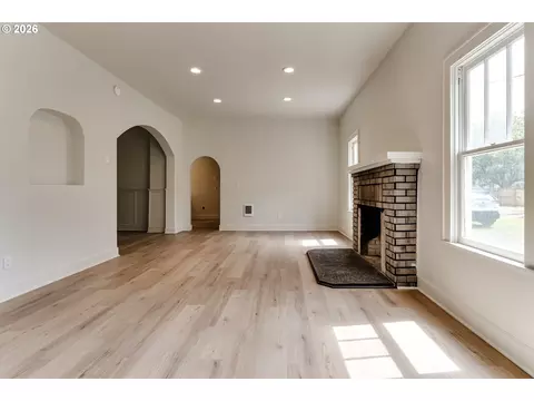 Living - 3335 River Rd, Eugene, OR 97404 photo 1 of 8
