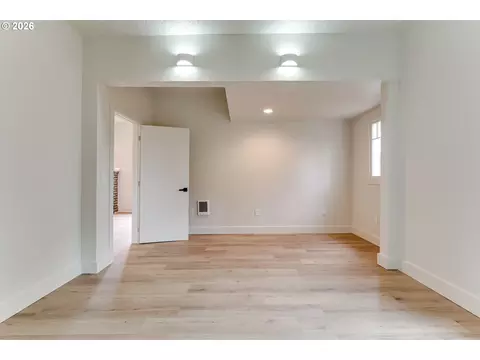 Living - 3335 River Rd, Eugene, OR 97404 photo 5 of 8