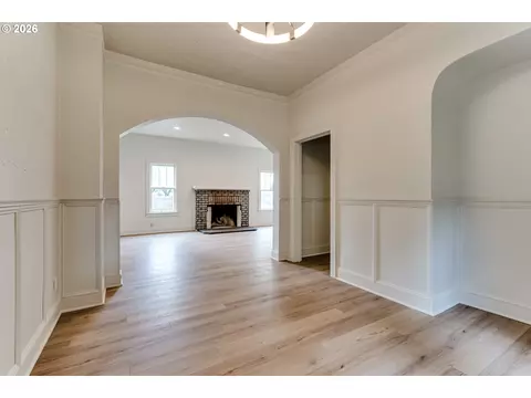 Living - 3335 River Rd, Eugene, OR 97404 photo 7 of 8