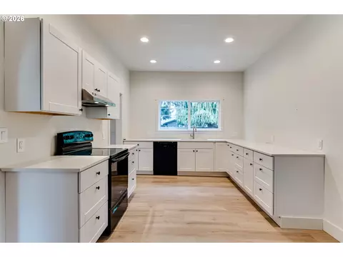 Kitchen - 3335 River Rd, Eugene, OR 97404 photo 2 of 3