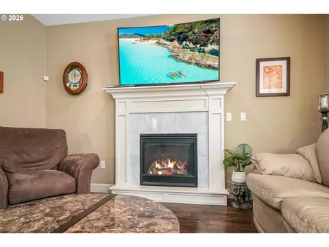 Living - 1168 Taurus Loop, Keizer, OR 97303 photo 3 of 3