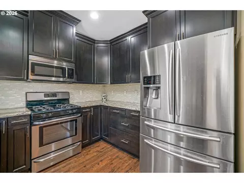 Kitchen - 1168 Taurus Loop, Keizer, OR 97303 photo 3 of 3