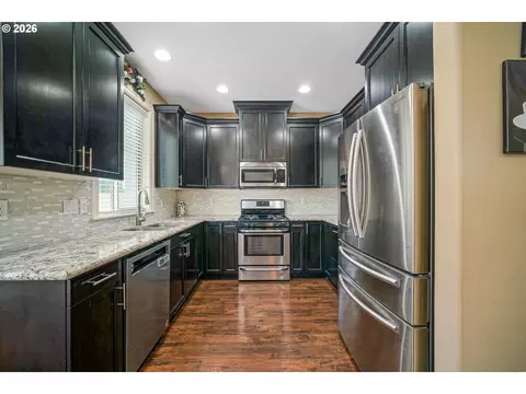 Kitchen - 1168 Taurus Loop, Keizer, OR 97303 photo 1 of 3
