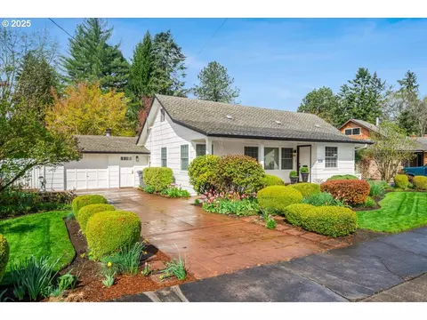 461 NE 5th Ave, Hillsboro, OR 97124