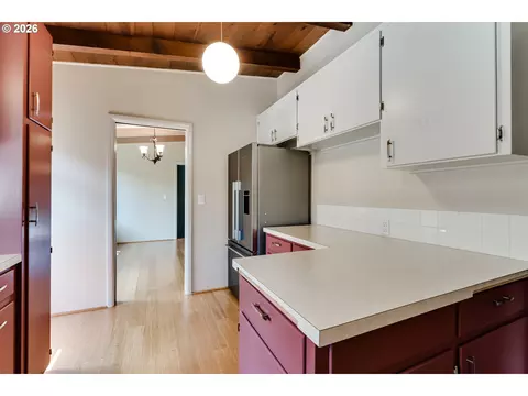 Kitchen - 3046 Bailey Ln, Eugene, OR 97401 photo 5 of 5