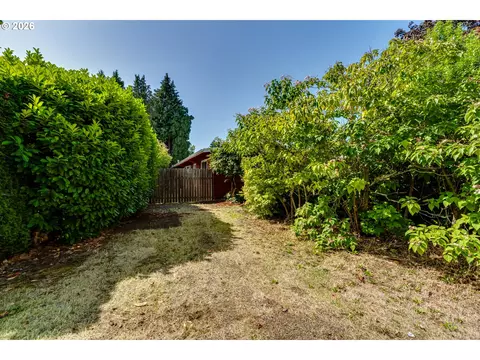 Exterior - 3046 Bailey Ln, Eugene, OR 97401 photo 6 of 6