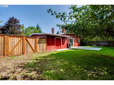 Exterior - 3046 Bailey Ln, Eugene, OR 97401 photo 3 of 6