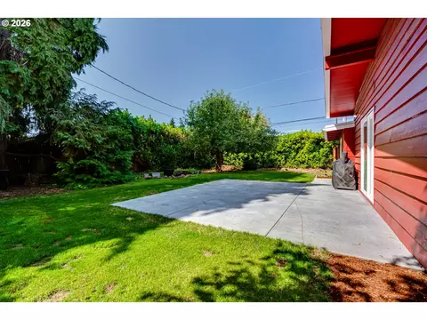Exterior - 3046 Bailey Ln, Eugene, OR 97401 photo 2 of 6