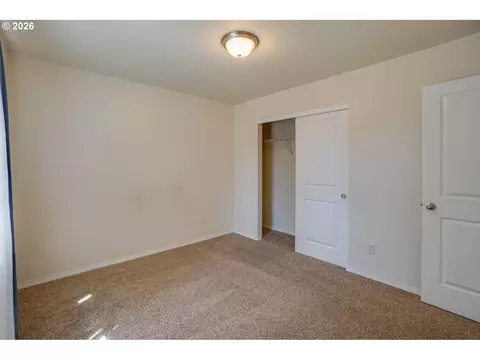 Bedroom - 3355 NW 47th Dr, Camas, WA 98607 photo 5 of 6