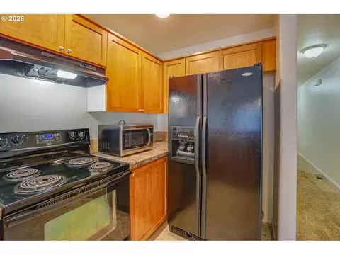 Kitchen - 3355 NW 47th Dr, Camas, WA 98607 photo 5 of 5