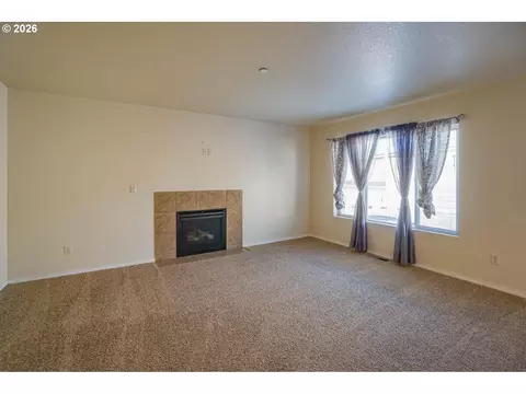 Living - 3355 NW 47th Dr, Camas, WA 98607 photo 2 of 6