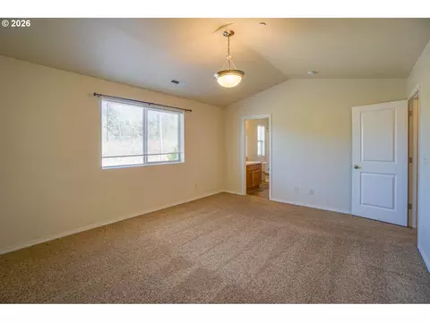 Bedroom - 3355 NW 47th Dr, Camas, WA 98607 photo 6 of 6