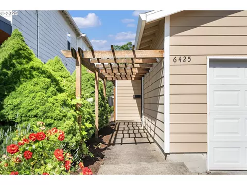 6425 SE 70th Ave, Portland, OR 97206