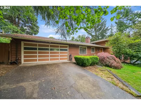 17020 Tracy Ave, Lake Oswego, OR 97035