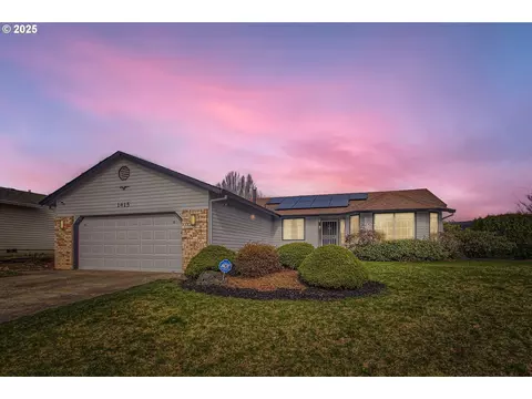 1415 SW 28th St, Troutdale, OR 97060