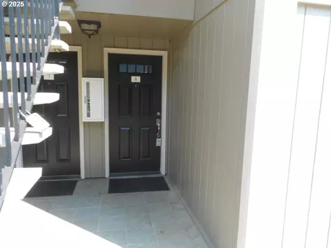 2680 SW 87th Ave #8, Portland, OR 97225