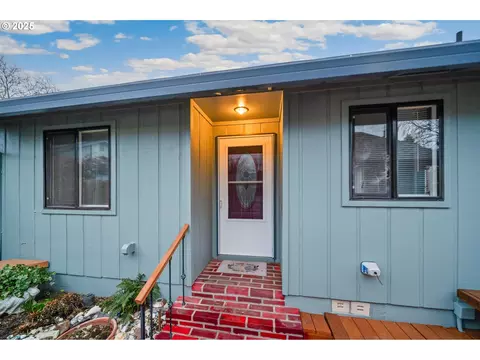 2000 SE Quail Cir, Hillsboro, OR 97123