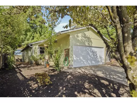 4515 SE Malden Dr, Portland, OR 97206