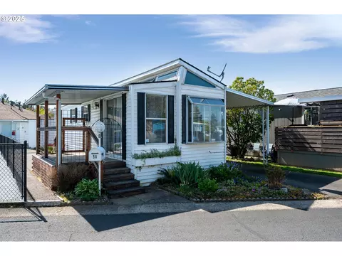 19776 SE Stark St #58, Portland, OR 97233