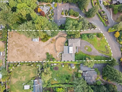 4325 SW Charming Way, Portland, OR 97225