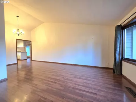 Living - 2916 Elysium Ave, Eugene, OR 97401 photo 2 of 8