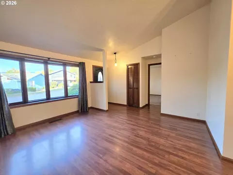 Living - 2916 Elysium Ave, Eugene, OR 97401 photo 1 of 8