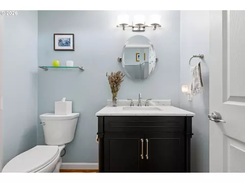 Bath - 1418 NW 30th Ave, Camas, WA 98607 photo 2 of 3