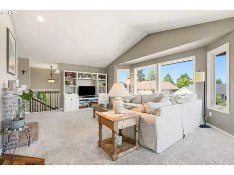 Living - 1418 NW 30th Ave, Camas, WA 98607 photo 3 of 8