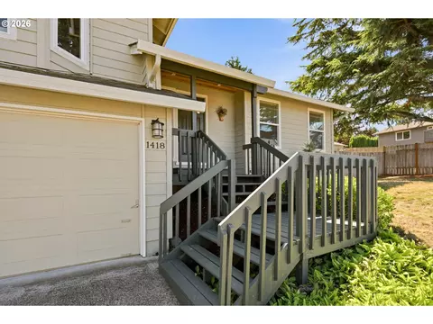 Exterior - 1418 NW 30th Ave, Camas, WA 98607 photo 2 of 14