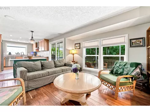 Living - 1418 NW 30th Ave, Camas, WA 98607 photo 7 of 8