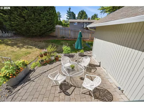 Exterior - 1418 NW 30th Ave, Camas, WA 98607 photo 7 of 14
