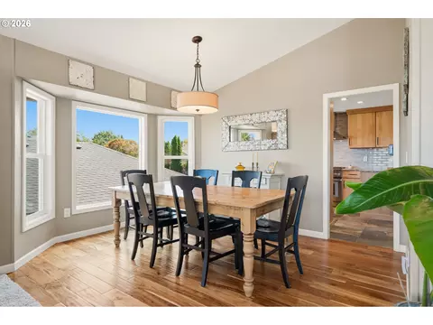 Dining - 1418 NW 30th Ave, Camas, WA 98607 photo 3 of 3