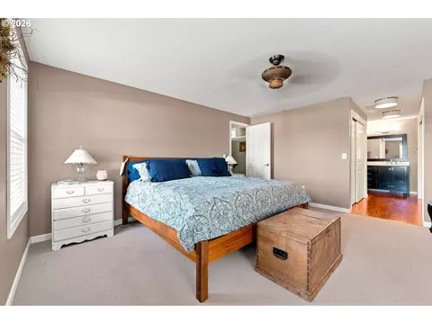 Bedroom - 1418 NW 30th Ave, Camas, WA 98607 photo 2 of 5