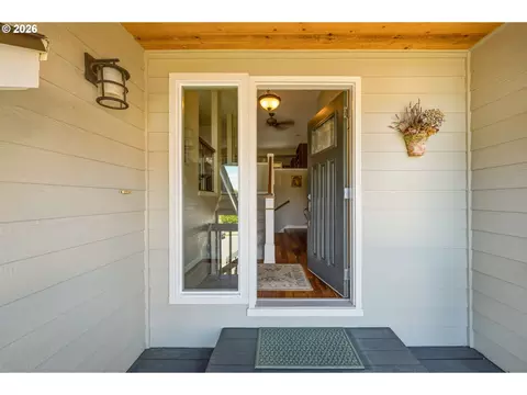 Entry Way - 1418 NW 30th Ave, Camas, WA 98607 photo 1 of 3