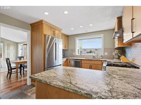 Kitchen - 1418 NW 30th Ave, Camas, WA 98607 photo 1 of 5