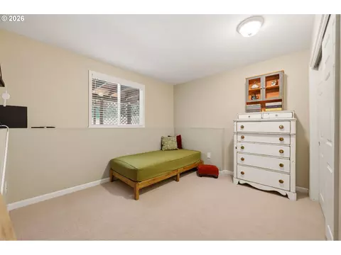 Bedroom - 1418 NW 30th Ave, Camas, WA 98607 photo 4 of 5
