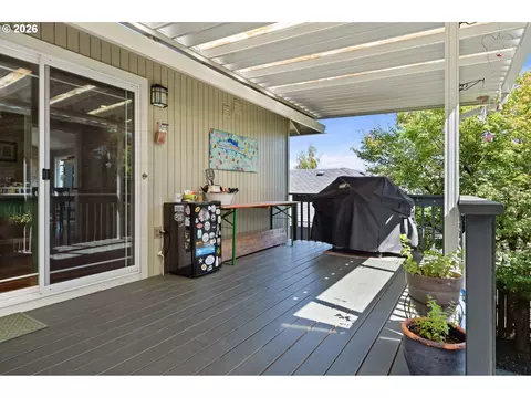 Exterior - 1418 NW 30th Ave, Camas, WA 98607 photo 6 of 14