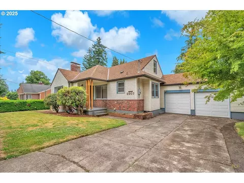 9907 SW 55th Ave, Portland, OR 97219
