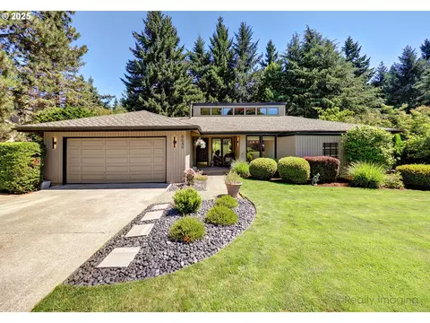 6649 Palomino Cir, West Linn, OR 97068